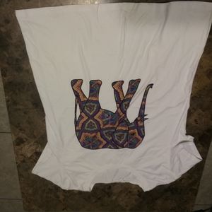 Women's t shirt elephant on front